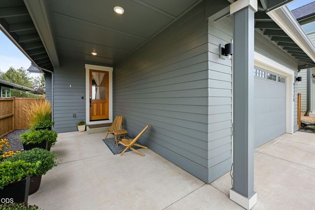 61173 SE Wagyu Drive, Bend, OR 97702