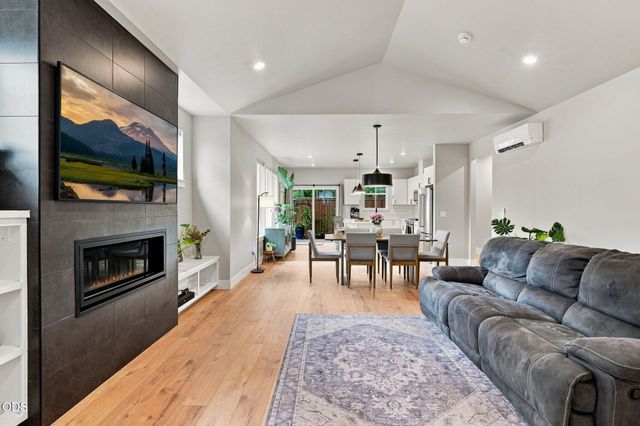 61173 SE Wagyu Drive, Bend, OR 97702