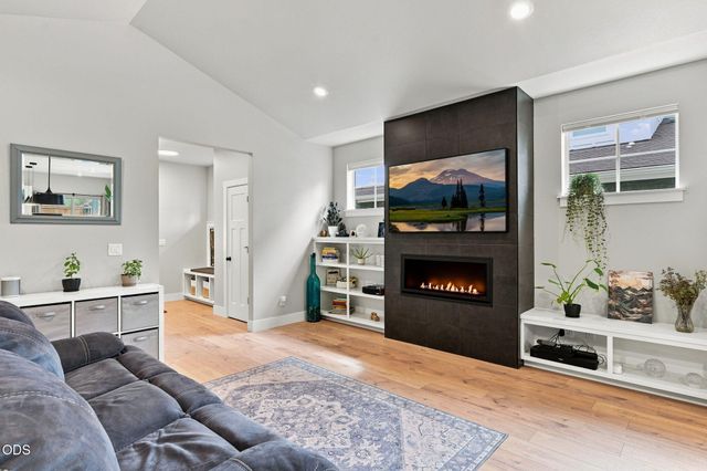 61173 SE Wagyu Drive, Bend, OR 97702