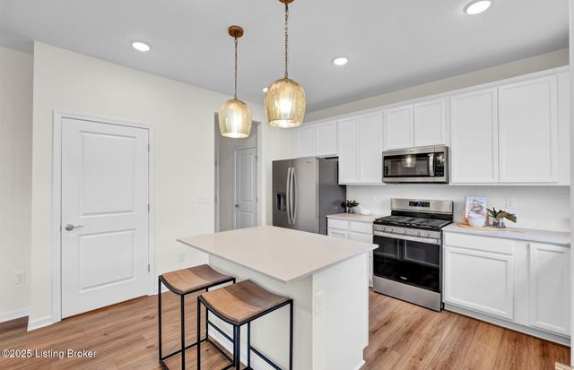 8509 Lysander Dr, Louisville, KY 40214