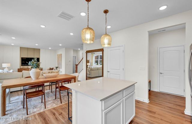 8509 Lysander Dr, Louisville, KY 40214