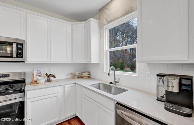 8509 Lysander Dr, Louisville, KY 40214