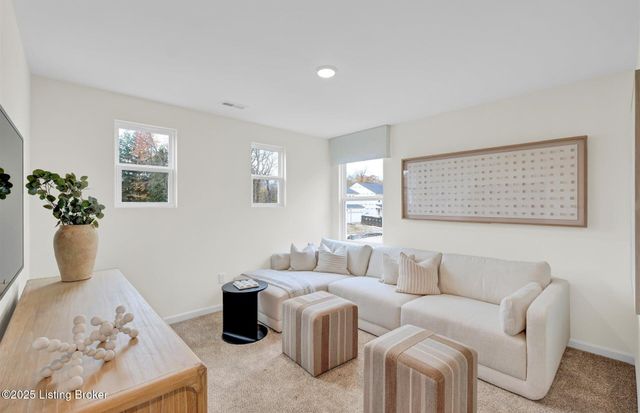 8509 Lysander Dr, Louisville, KY 40214