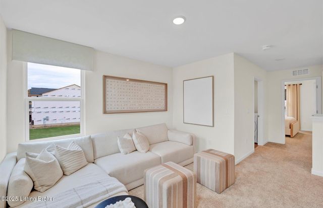 8509 Lysander Dr, Louisville, KY 40214