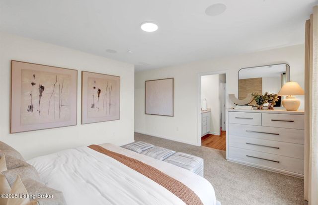 8509 Lysander Dr, Louisville, KY 40214