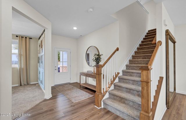 8509 Lysander Dr, Louisville, KY 40214