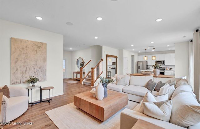 8509 Lysander Dr, Louisville, KY 40214