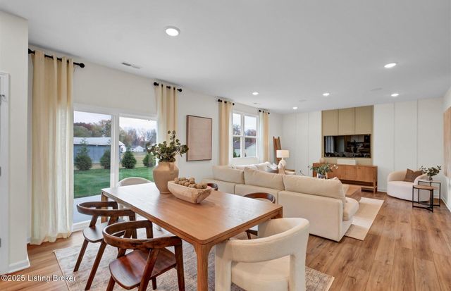 8509 Lysander Dr, Louisville, KY 40214