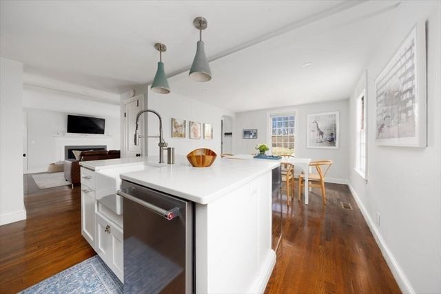 67 Governor Long Rd, Hingham, MA 02043