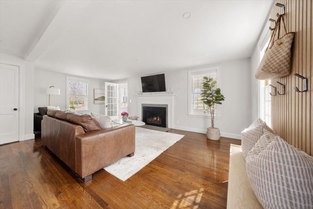 67 Governor Long Rd, Hingham, MA 02043