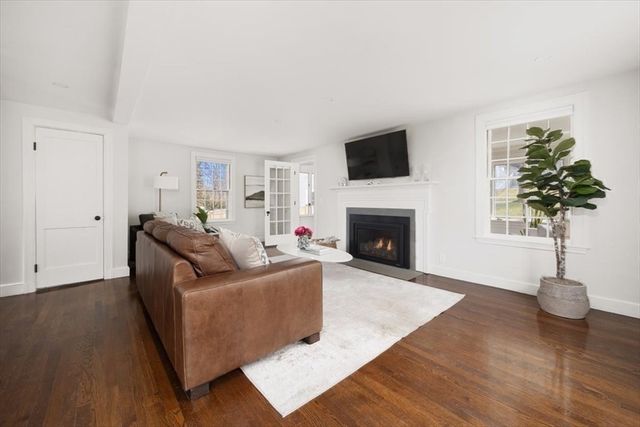 67 Governor Long Rd, Hingham, MA 02043