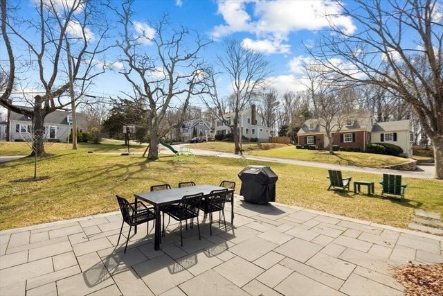 67 Governor Long Rd, Hingham, MA 02043