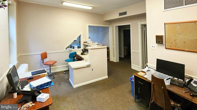 5912 RIDGE AVE, Philadelphia, PA 19128