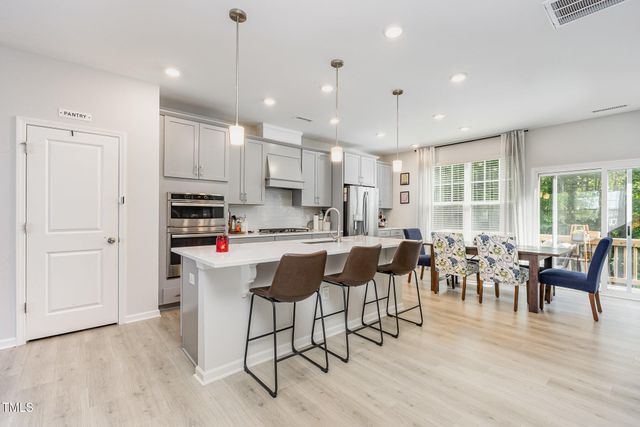 2866 Hunter Woods Drive, Apex, NC 27502