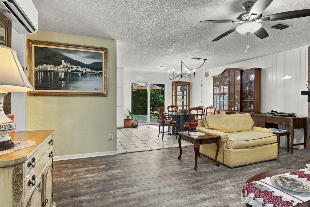 1300 Oak Country, Weatherford, TX 76085 — photo 2