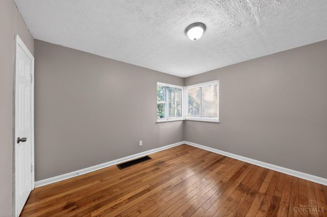 567 Greenwell Avenue, Delhi Twp, OH 45238