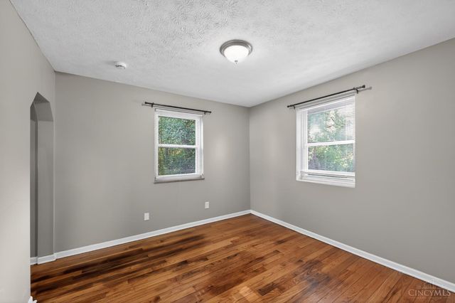 567 Greenwell Avenue, Delhi Twp, OH 45238
