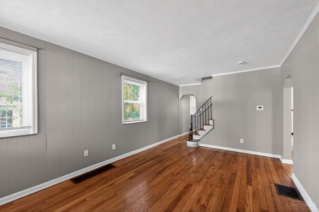 567 Greenwell Avenue, Delhi Twp, OH 45238