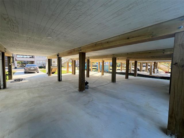 226 S Y Street, La Porte, TX 77571