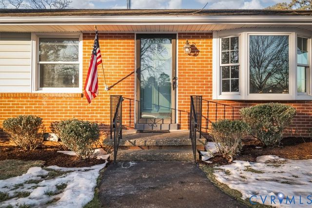 2720 Omega Rd, Glen Allen, VA 23228