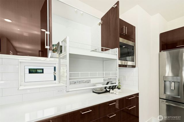 537 Glacier Walk SE, Sammamish, WA 98074
