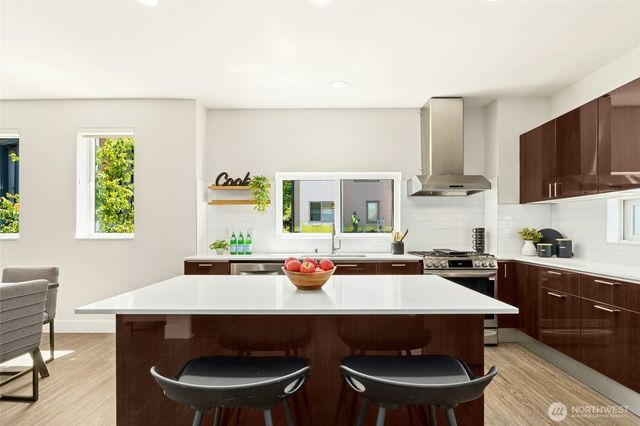537 Glacier Walk SE, Sammamish, WA 98074
