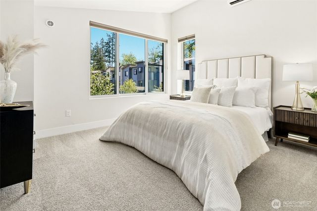 537 Glacier Walk SE, Sammamish, WA 98074