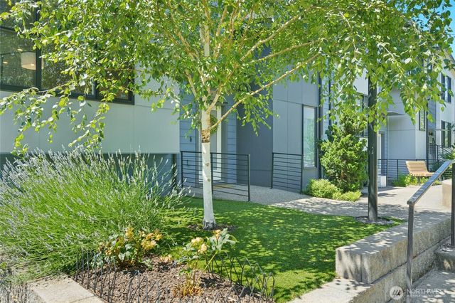 537 Glacier Walk SE, Sammamish, WA 98074