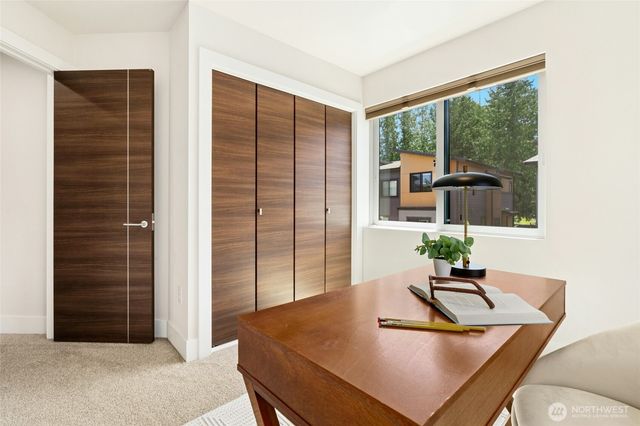 537 Glacier Walk SE, Sammamish, WA 98074