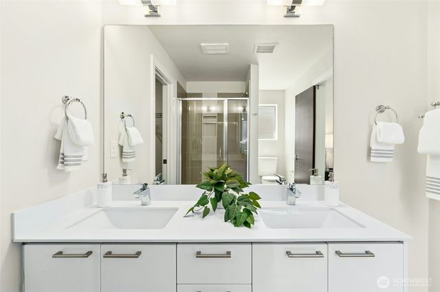 537 Glacier Walk SE, Sammamish, WA 98074