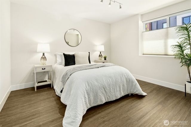537 Glacier Walk SE, Sammamish, WA 98074