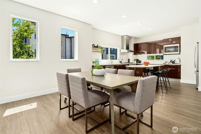 537 Glacier Walk SE, Sammamish, WA 98074