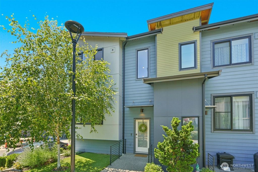 537 Glacier Walk SE, Sammamish, WA 98074