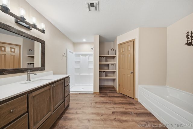 52 Autumn Lane, Salina, OK 74365