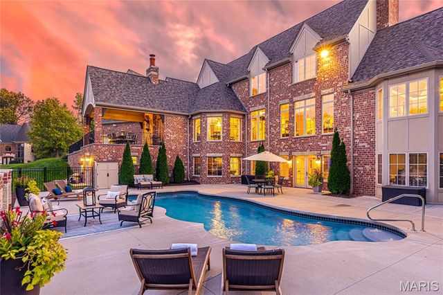 42 Windcastle Place, St Charles, MO 63304