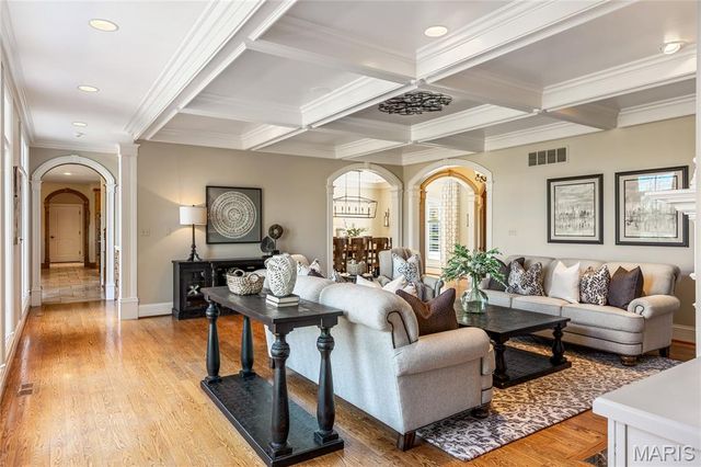 42 Windcastle Place, St Charles, MO 63304