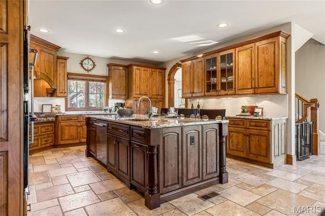 42 Windcastle Place, St Charles, MO 63304