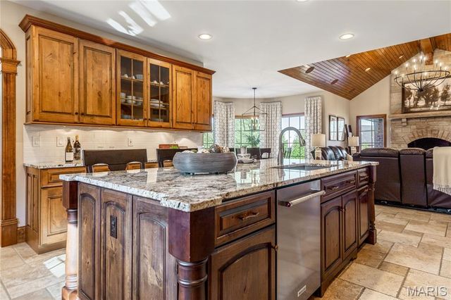 42 Windcastle Place, St Charles, MO 63304