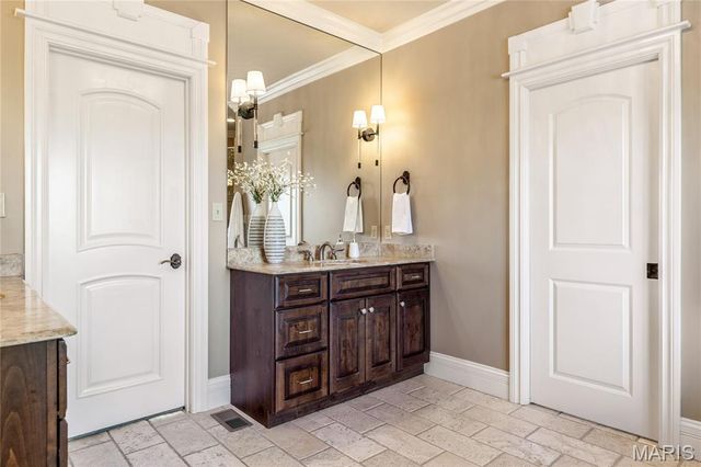 42 Windcastle Place, St Charles, MO 63304