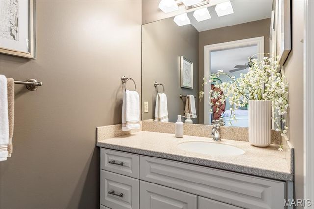 42 Windcastle Place, St Charles, MO 63304