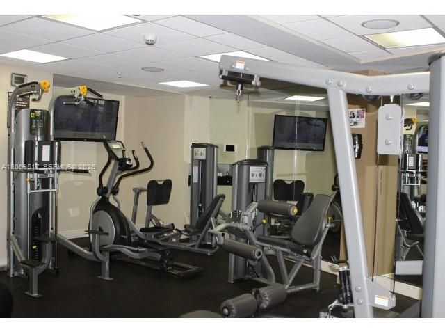 2601 NW 16th St Road 811, Miami, FL 33125