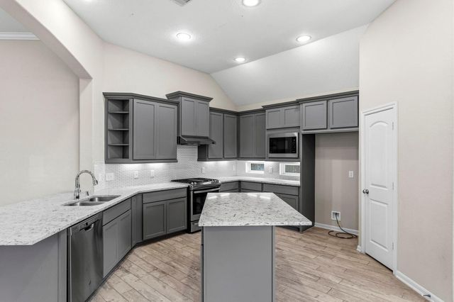 208 Capriccio Lane, Montgomery, TX 77316