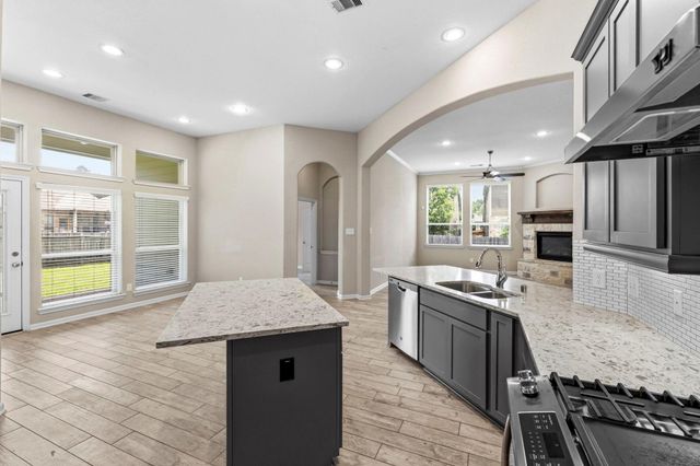 208 Capriccio Lane, Montgomery, TX 77316