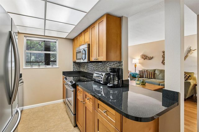 505 WINDRUSH BAY DRIVE, Tarpon Springs, FL 34689