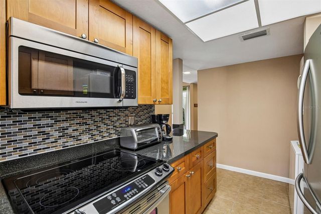 505 WINDRUSH BAY DRIVE, Tarpon Springs, FL 34689