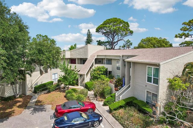 505 WINDRUSH BAY DRIVE, Tarpon Springs, FL 34689