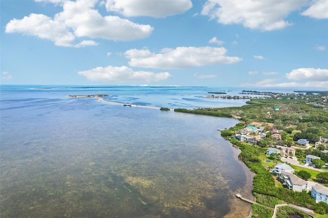 505 WINDRUSH BAY DRIVE, Tarpon Springs, FL 34689