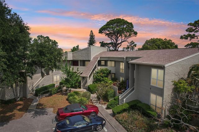 505 WINDRUSH BAY DRIVE, Tarpon Springs, FL 34689