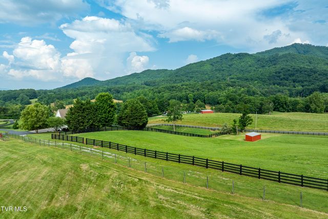 330 Sea Biscuit Court, Johnson City, TN 37604