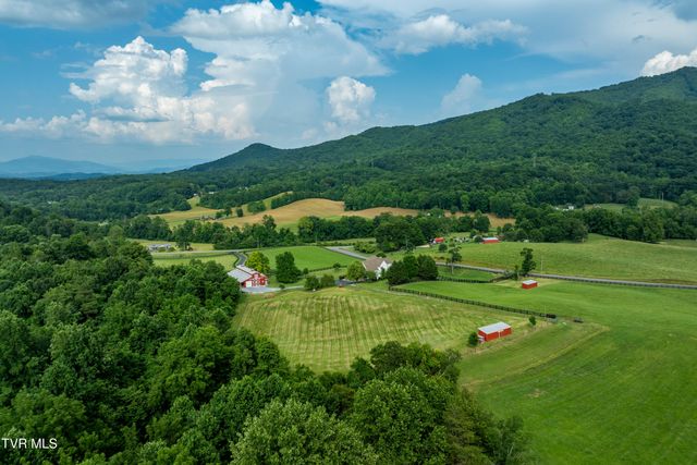 330 Sea Biscuit Court, Johnson City, TN 37604